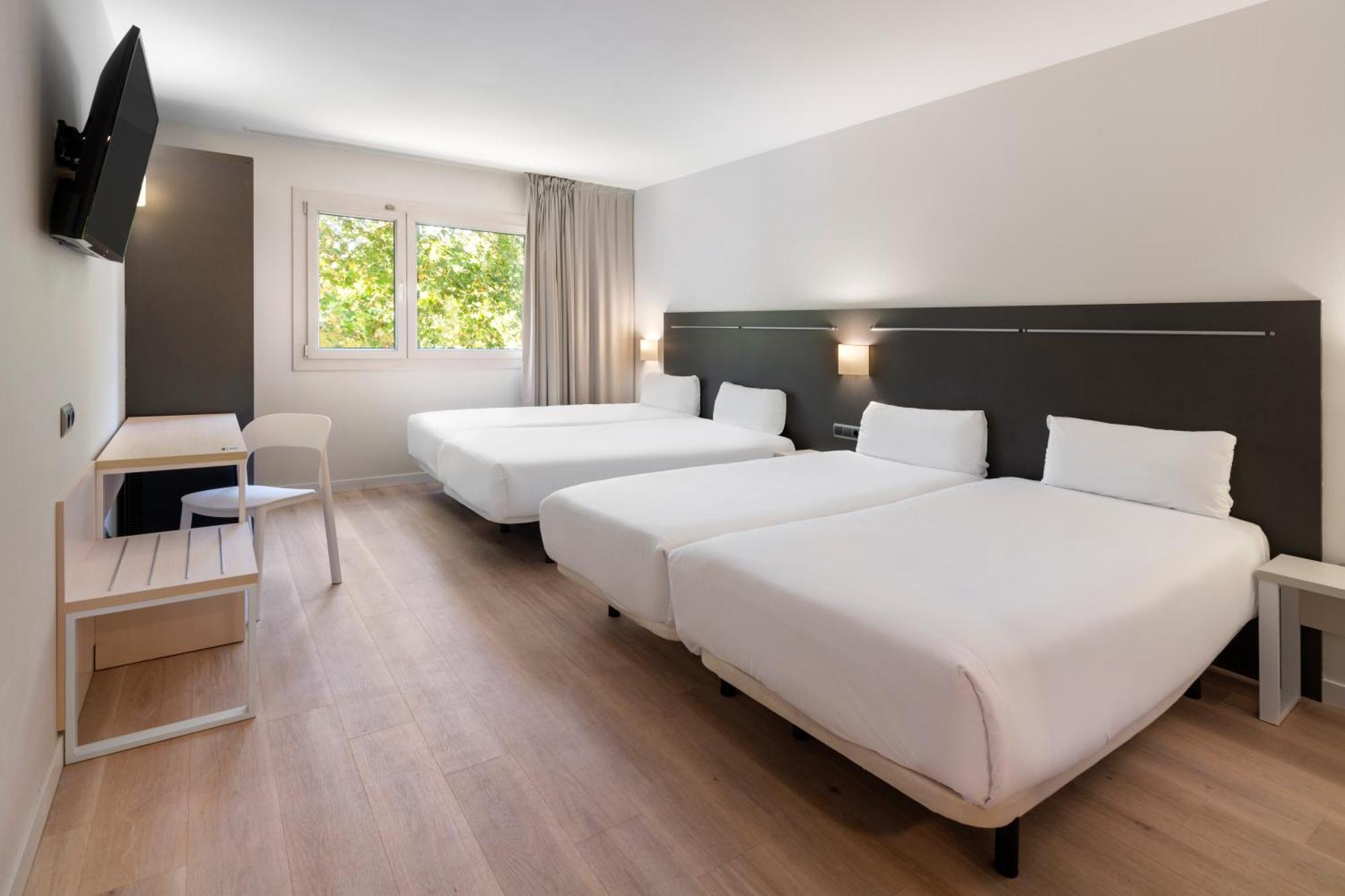 B&B Hotel Barcelona רובי מראה חיצוני תמונה