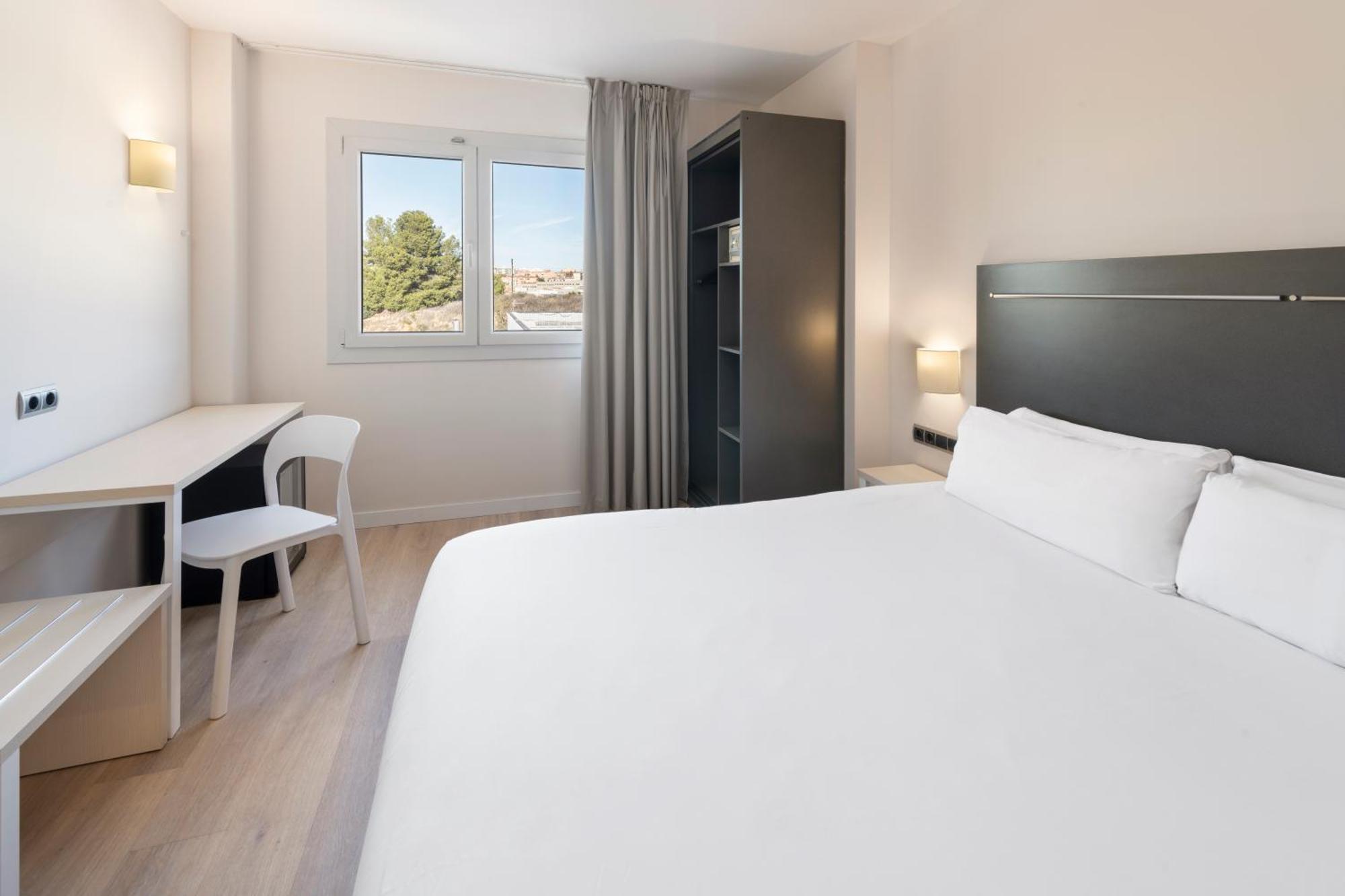 B&B Hotel Barcelona רובי מראה חיצוני תמונה