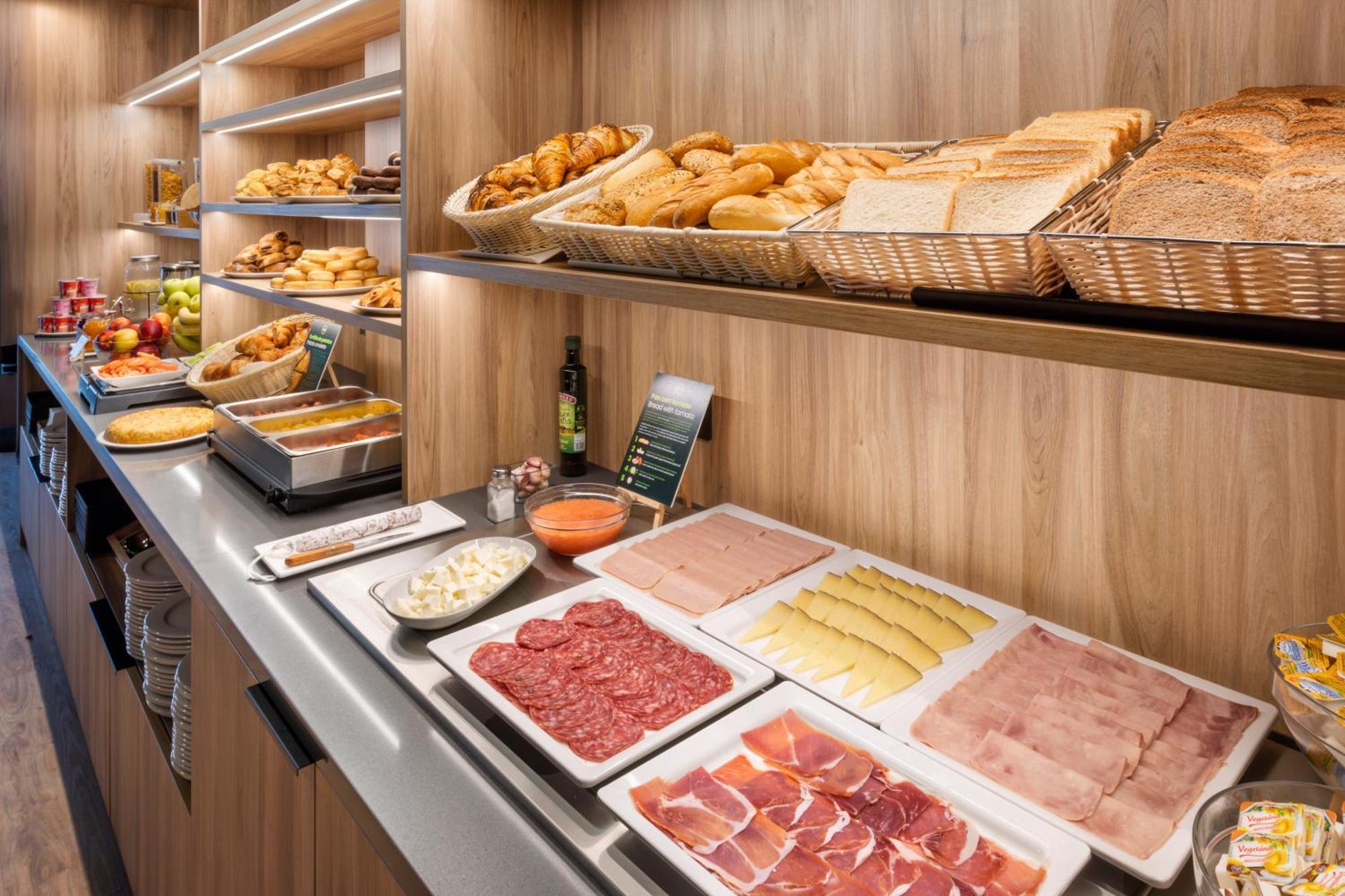 B&B Hotel Barcelona רובי מראה חיצוני תמונה