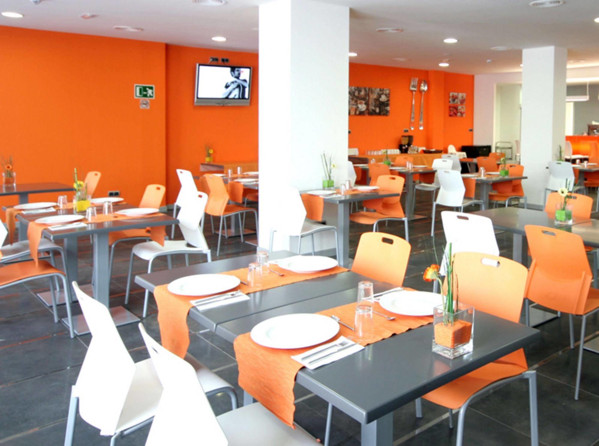 B&B Hotel Barcelona רובי מראה חיצוני תמונה