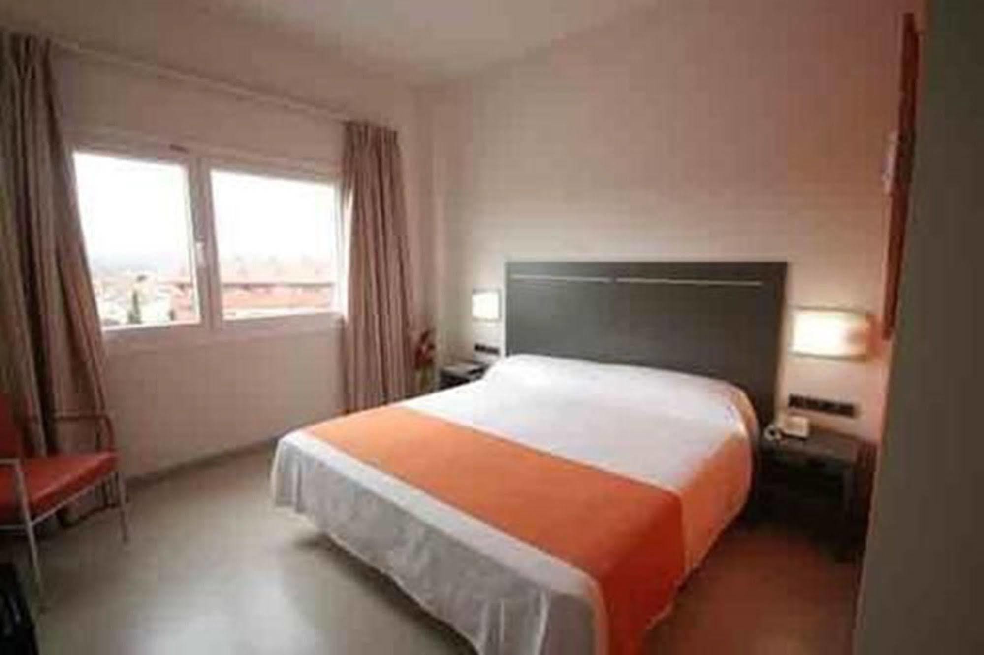 B&B Hotel Barcelona רובי מראה חיצוני תמונה
