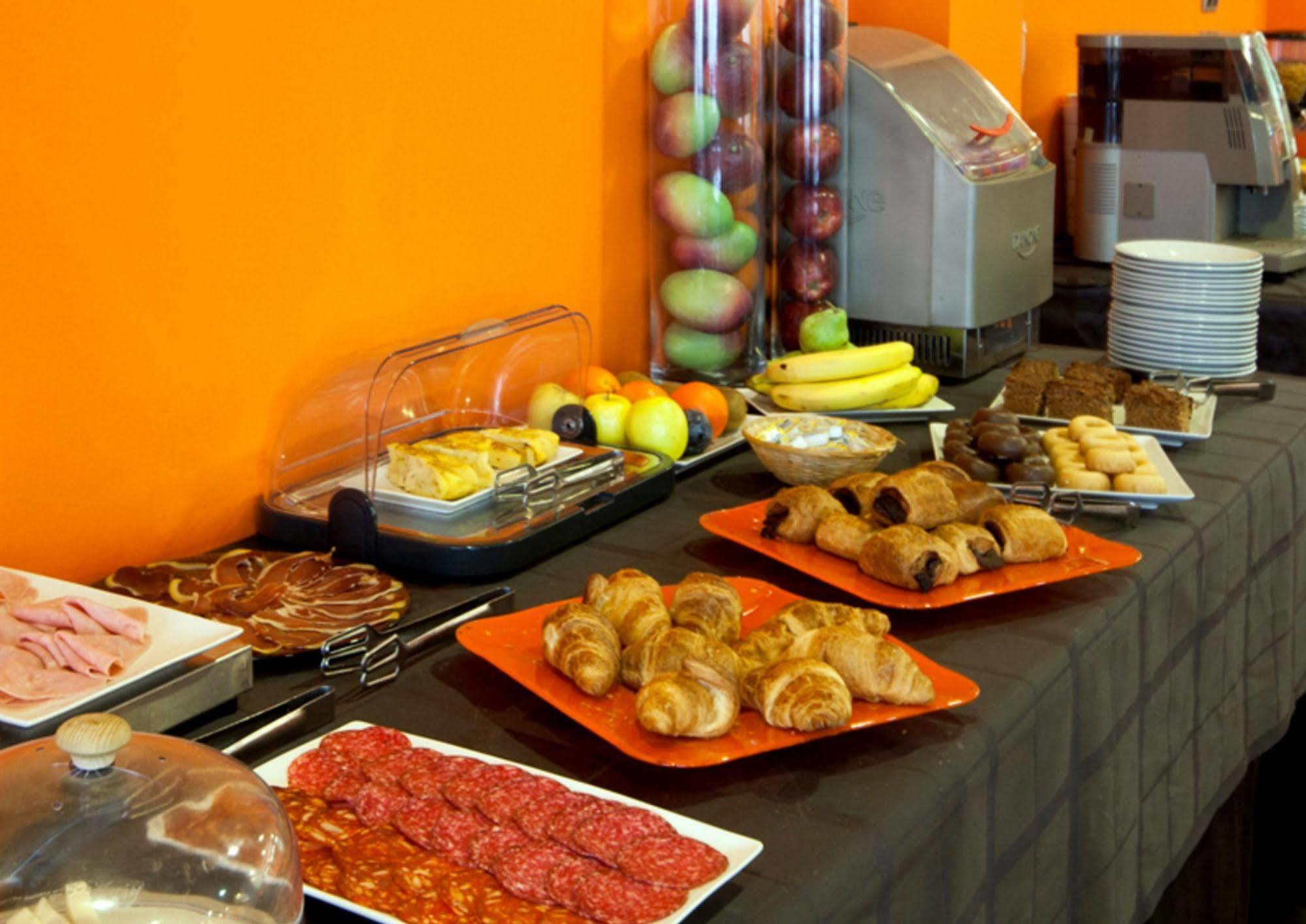 B&B Hotel Barcelona רובי מראה חיצוני תמונה