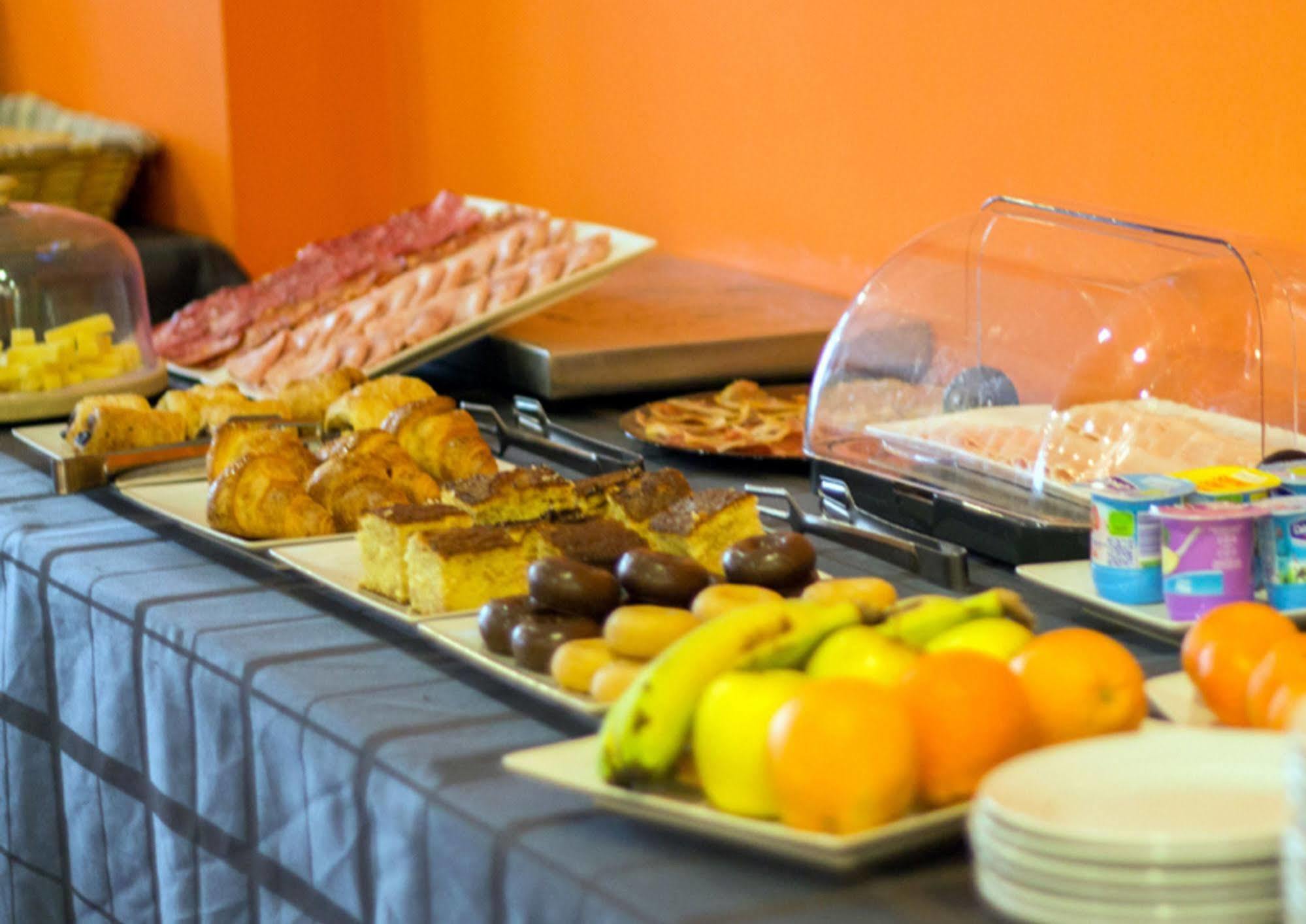 B&B Hotel Barcelona רובי מראה חיצוני תמונה