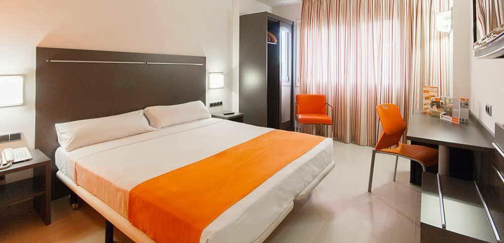 B&B Hotel Barcelona רובי מראה חיצוני תמונה